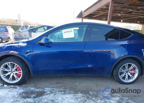 2024 Tesla Model Y Rwd z USA, uszkodzony, nr VIN 7SAYGDED4RF046479